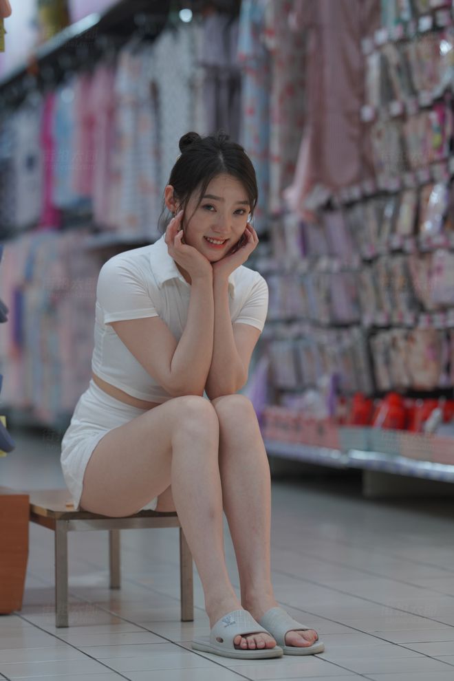 大赏我一个女的都觉得性感九游会J9素人尤物玉足