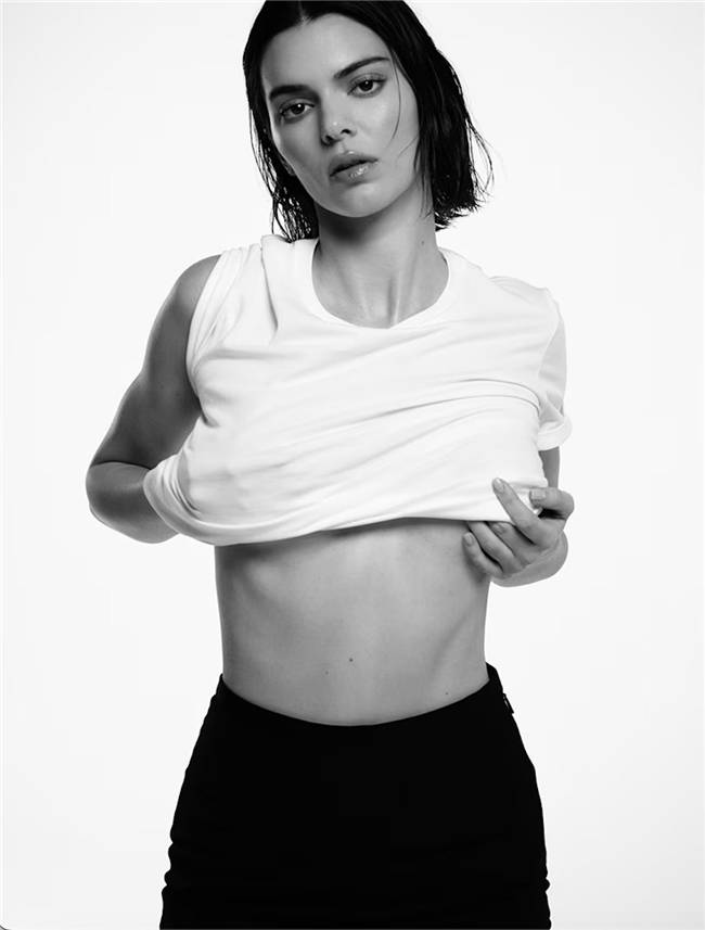 肯达尔·詹娜早春大片里的这些鞋绝美又百搭！j9九游真人游戏第一平台时髦精速看！超模(图3)