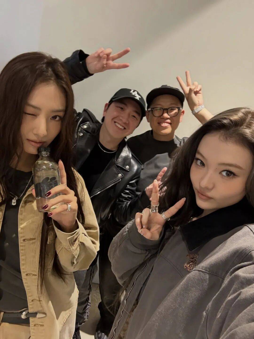 acai、Kith NB…今冬最强联名合集来了J9真人游戏第一品牌棕色控狂喜！UGG x s(图2)